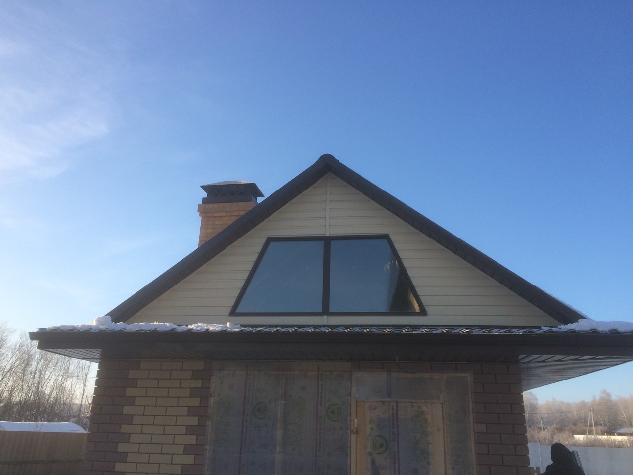 Остекления дома с фигурными окнами