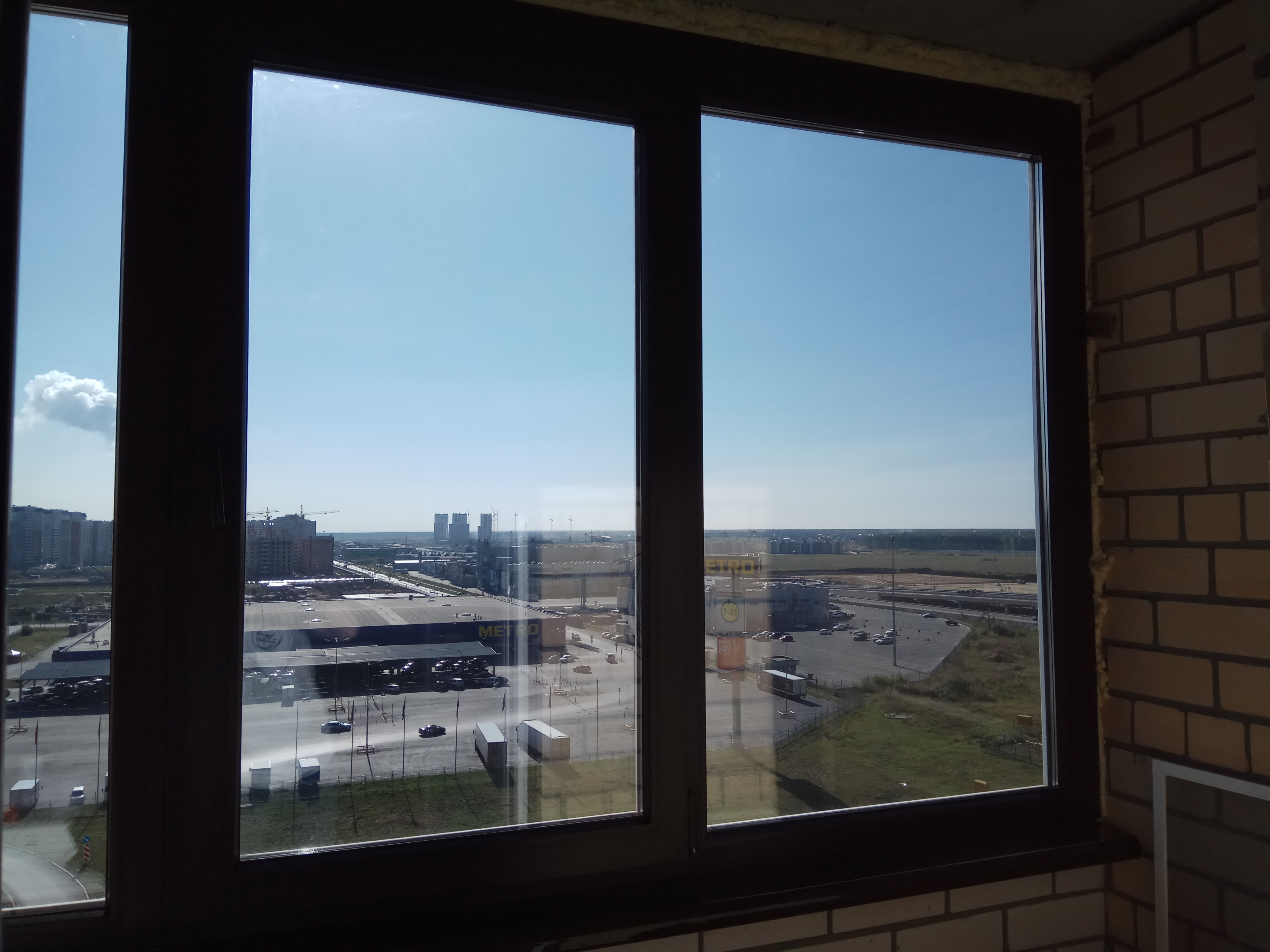 Холодное остекление маленького балкона